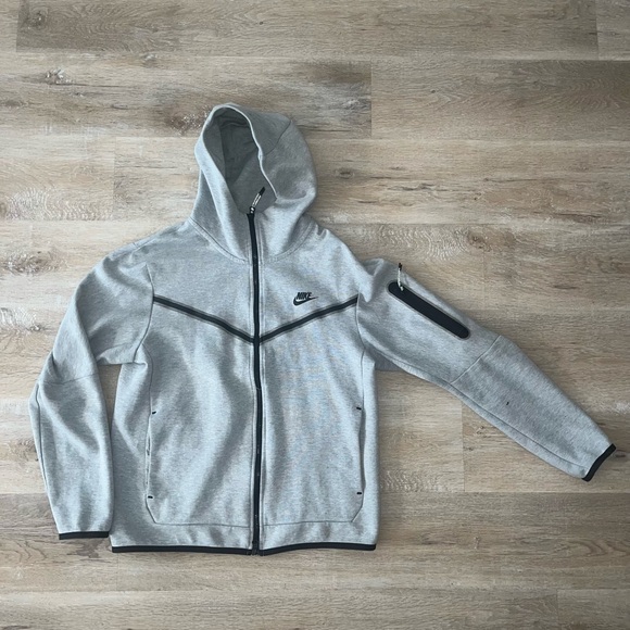 Nike Tech Fleece jacket - Picture 1 of 5